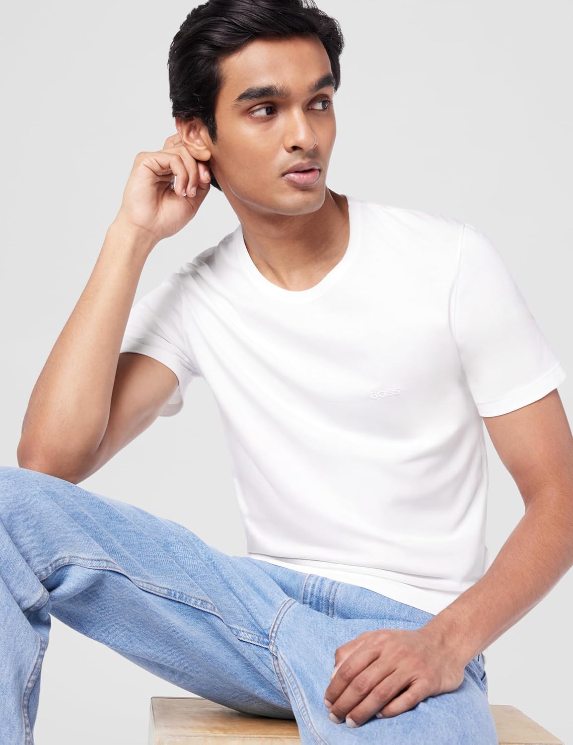 Kit 3 camisetas  Hugo Boss masculinas de algodão e gola redonda